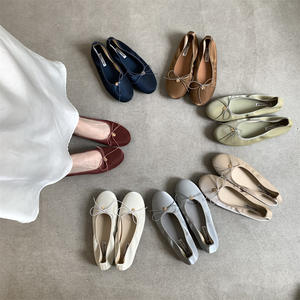 Chaussures bateau plates de style français à semelle souple pour femme, à talon bas, boutonnées, couleur unie, avec nœud léger, pour usage quotidien, chaussures pour adulte - Product Image 1