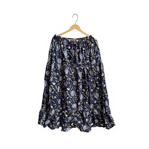 Jupe midi à imprimé floral, coupe évasée, taille élastique, style bohème, en mousseline de soie, coupe ample, ourlet à volants, pour toutes les saisons - Product Image 1