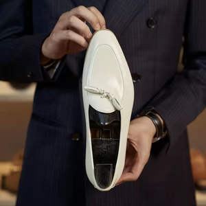 รองเท้าหนังผู้ชายดีไซน์เรียบหรู ปี 2025 - ระบายอากาศได้ดี กันลื่น สวมใส่สบาย ทนทาน เหมาะสำหรับงานทางการและธุรกิจ - Product Image 1
