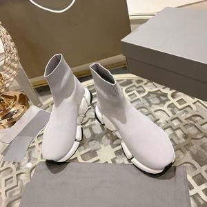 Chaussures de sport décontractées de luxe, neuves, de créateur, sur mesure, avec une bonne respirabilité, des propriétés antidérapantes et une grande durabilité. - Product Image 1