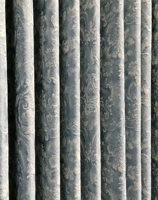 Tissu chenille 100% polyester doux et agréable pour la peau, avec une excellente tenue. Idéal pour les rideaux, les oreillers, les coussins et les housses de canapé.