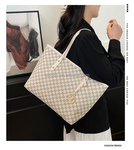 M Model Luxury Women's Flap Print <b>Clutch</b> Crossbody Handbag Zipper Thread Two Straps NYLON 1-1.9L Waterproof Fashion Design Chain - Product Image 6