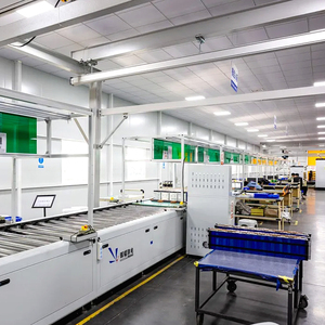 <span class=keywords><strong>Ligne</strong></span> <span class=keywords><strong>de</strong></span> production semi-automatique pour l'assemblage <span class=keywords><strong>de</strong></span> batteries prismatiques pour les packs <span class=keywords><strong>de</strong></span> batteries Ess et <span class=keywords><strong>de</strong></span> nouvelle énergie - Product Image 1