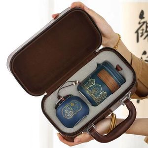 Service à thé portable en céramique avec théière et trois tasses, style classique, imprimé floral, pour voyage et usage extérieur - Product Image 3