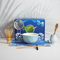 Ensemble de matcha de luxe en céramique avec motif de baleine, bol en céramique peint à la main, fouet en bambou, support pour fouet, kit de matcha, ensemble cadeau, kit de démarrage