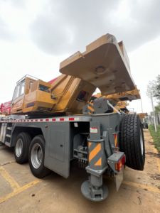 Grue sur camion STC800C5-8 Capacité 80T 265kW pour les travaux <span class=keywords><strong>d</strong></span>'infrastructure - Product Image 4