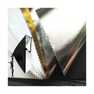 Bán Buôn Nylon Ripstop 100% <span class=keywords><strong>Polyester</strong></span> Trọng Lượng Nhẹ Bạc Phản Chiếu Oxford Vải Cho Nhiếp Ảnh Và Studio - Product Image 2