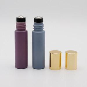 Flacon roll-on en verre vide de 10 ml personnalisable avec logo, pour parfum, huile essentielle, cosmétique, massage, avec col en métal et surface mate - Product Image 5