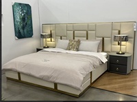 Ensemble de meubles de chambre à coucher de luxe en cuir PU, style moderne et royal, durable, pour villa, avec lit king size et tête de lit longue réglable en hauteur 2