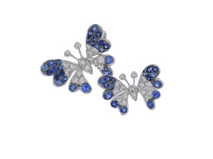 Pendentif Papillon Double Rêveur en Or Blanc 18 carats avec Saphir Bleu Dégradé et Pavé de Diamants, Bijou Romantique Éthéré - Product Image 4