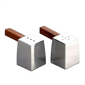 Saleros y pimenteros de acero inoxidable con mango de madera, herramientas duraderas para especias y hierbas, solo lavar a mano. - Product Image 1