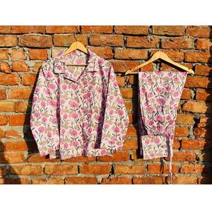 Ensemble de pyjama en coton imprimé à la main pour femmes, vêtements de nuit doux et confortables, légers et respirants, pour le quotidien et les moments de détente - Product Image 1