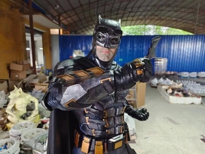 Figura de Acción de <span class=keywords><strong>Batman</strong></span> de Tamaño Real de Alta Calidad en Oferta, Estatua de <span class=keywords><strong>Batman</strong></span> de Fibra de Vidrio de Tamaño Real para Decoración del Hogar - Product Image 2