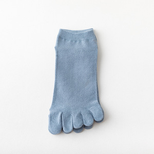 Chaussettes de sport pour hommes de couleur unie en gros Chaussettes d'été respirantes à <span class=keywords><strong>5</strong></span> orteils Chaussettes à <span class=keywords><strong>5</strong></span> <span class=keywords><strong>doigts</strong></span> - Product Image 6