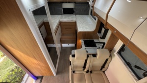 Oferta Especial: Autocaravana Todoterreno Plegable Ligera con LED, Moderna y de Lujo para 4 Personas, Ideal para Campamentos y Viajes - Product Image 4