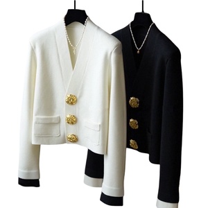 Cardigan Lavorato a <span class=keywords><strong>Maglia</strong></span> da <span class=keywords><strong>Donna</strong></span> con Scollo a V, Design di Lusso Invernale in Bianco e Nero a Contrasto, Vendita all'Ingrosso - Product Image 1