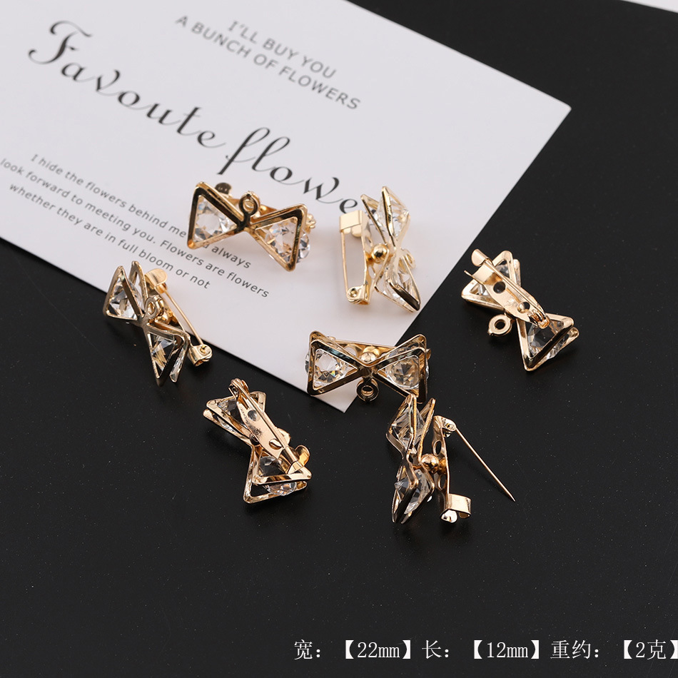 Bow brooch