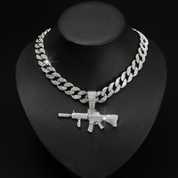 Chaîne cubaine Miami en gros pour hommes avec pendentif gros pistolet en strass