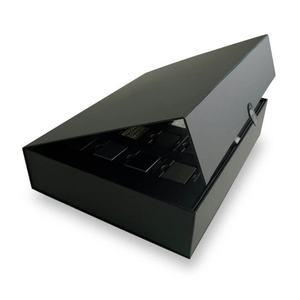 Boîte cadeau en papier magnétique de luxe sur mesure recyclée pour vêtements, boîtes pliantes pour vêtements, emballage Crown Win - Product Image 6