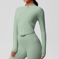 Veste de sport athlétique zippée à manches longues pour femme grande taille, coupe ajustée, avec trous pour les pouces, légère et sans coutures, idéale pour le yoga et l'entraînement décontracté
