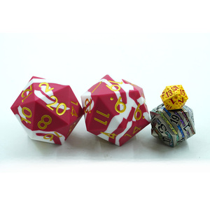 Tùy Chỉnh D20 Đa Diện 50Mm Duy Nhất Dice Red & White Stripes Silicone Cao Su Với Số Vàng Cho USA Trò Chơi Người Chơi - Product Image 2