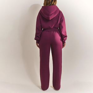 Ensemble survêtement femme personnalisé avec logo, 100% coton 450 g/m², comprenant un sweat à capuche zippé ample et court et un pantalon de survêtement ample - Product Image 2