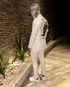 Abito Bianco su Misura con Apertura Posteriore per Uomo, Smoking di Lusso per Cerimonie, Matrimoni e Feste con Dettagli in <span class=keywords><strong>Pizzo</strong></span> - Product Image 3