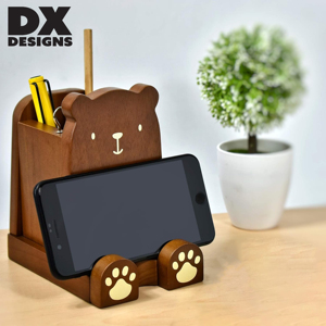 Organizador de Escritorio de Madera con Diseño de Oso DX Designs, Soporte Multifuncional para Teléfono y Portalápices con Soporte para Gafas y Gancho para Llaves - Product Image 6