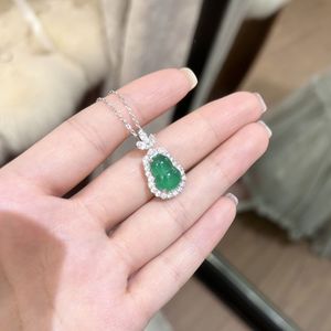 สร้อยคอเงินแท้ S925 ดีไซน์ฝรั่งเศสสุดหรู ประดับมุกทรงหยดน้ำ พร้อมจี้พู่ห้อย ดีไซน์เรียบง่าย ดูหรูหรา - Product Image 5