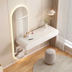 Coiffeuse moderne à trois LED avec <span class=keywords><strong>miroir</strong></span> à interrupteur tactile intelligent pour la pose de maquillage dans la chambre - Product Image 1