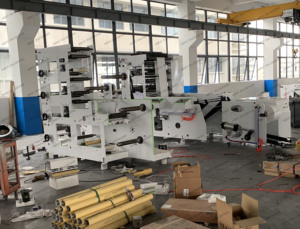 Macchina da stampa flessografica flessografica ad alta velocità economica etichetta adesiva per pellicola - Product Image 2