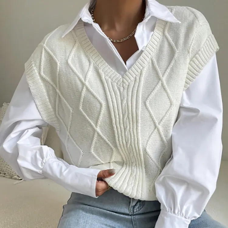 2024 New Designs Loose Knit Pattern Outwear vestSolid Color Short Women Winter Wears Twist Sweater Vest