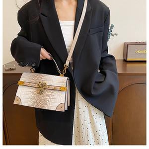 2025 nuevo bolso de mano portátil de moda pequeño bolso cuadrado nuevo de alta calidad ligero de lujo de moda práctico bolsos de hombro para mujer - Product Image 3