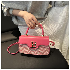 Bolso de mano de moda para mujer, bolso de hombro en forma de caja a la moda, bolso cruzado resistente con marco cuadrado de tendencia de lujo para mujer - Product Image 3