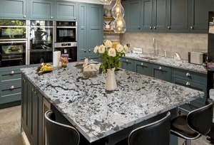 Losas de Granito Blanco Real de Primera Calidad |   Piedra de Granito Blanco Natural para Pisos, Encimeras, Revestimiento de Paredes y Diseño de Interiores - Product Image 1
