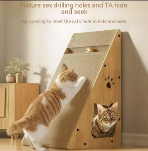 Tiragraffi Triangolare Moderno per Gatti con Struttura Verticale - Imballaggio Ecologico in Cartone Ondulato Resistente ai Graffi - Product Image 4