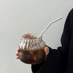 Taza de oruga de vidrio de borosilicato alto Rayas verticales de gran capacidad para bebidas frías o café - Product Image 3