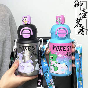 Linda Taza Térmica con Diseño de Muñeca para Adultos, Botella de Agua Portátil de PP y Aleación de Aluminio, Ecológica, Estilo Europeo - Product Image 3