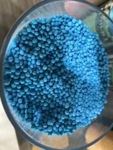 <span class=keywords><strong>Granulés</strong></span> NPK 12-12-17 hydrosolubles, adaptés à la pulvérisation foliaire et à l'irrigation goutte à goutte, absorption rapide pour la phase de fruitification - Product Image 2