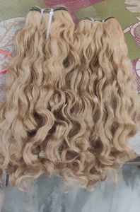 Cabello rizado indio natural, extensiones de cabello de color natural, cabello rubio rizado a granel, cabello rizado profundo en trama. - Product Image 4