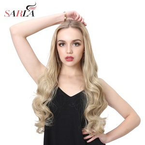 SARLA Extensioni per <span class=keywords><strong>capelli</strong></span> ricci a U (U-Part) da 26 pollici in fibra sintetica bionda naturale 3/4 con clip, effetto ombré, per donne bianche - Product Image 4