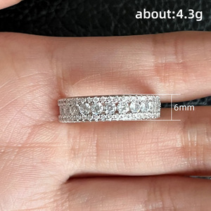 Anello con Tre File di Zirconi Micro Pavé per Donne, Gioiello da Dito Classico e alla Moda - Product Image 5