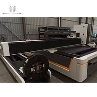 Machine de découpe laser à fibre CNC refroidie par eau haute précision pour tôles et tubes métalliques, vitesse de 70 m/min pour le traitement des garde-corps d'escalier