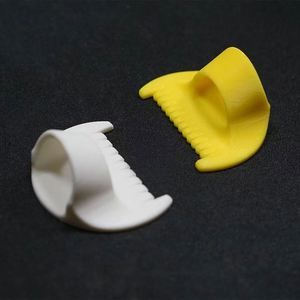Aide à la couture pour points uniformes, gabarit de couture en plastique pour protéger les doigts, pour une couture et une finition des bords uniformes - Product Image 2