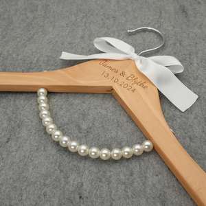 1 Gancho Personalizado para Vestidos de Novia, Perchas de Madera con Lazo - Product Image 3