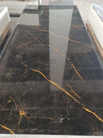 Plaques murales en PVC en marbre noir de luxe 1220*2440mm Panneau mural en marbre PVC pour la décoration intérieure