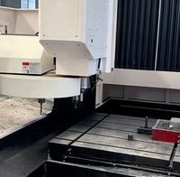 Centre d'usinage CNC à portique certifié CE 3/4/5 axes pour pièces lourdes, avec déplacement personnalisable