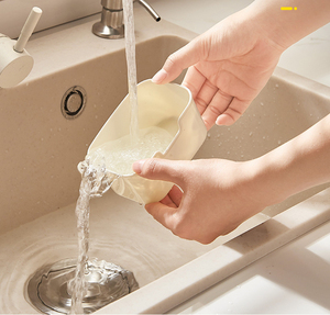Boîte à collation en plastique à 8 compartiments avec couvercle amovible, idéale pour le stockage et le service des aliments, plateau à légumes, ou pour les épices. - Product Image 4