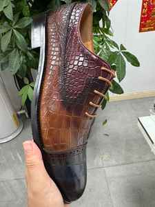 รองเท้าหนังแท้ทรงสี่เหลี่ยมสำหรับผู้ชาย ระบายอากาศได้ดี น้ำหนักเบา กันลื่น เหมาะสำหรับธุรกิจ ตกแต่งด้วยลายโบรก - Product Image 5