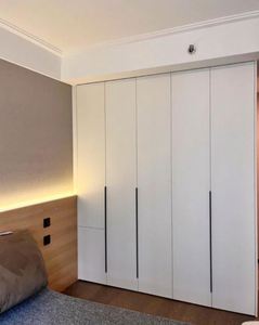 เฟอร์นิเจอร์ไม้เนื้อแข็งหลายชั้นสำหรับห้องนอนพร้อมเฟอร์นิเจอร์ห้องนอน - Product Image 3